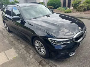 BMW 320 320d Touring Aut. Sport Line