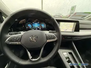 Volkswagen Golf VIII 2.0 TDI Life DSG Kamera/LED/Navi/Sitzh Bild 5