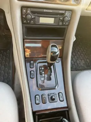 Mercedes-Benz CLK 200 Coupe Kompressor Elegance Bild 3