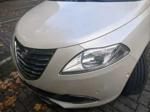 Lancia Ypsilon Y 0.9 TwinAir Turbo 8V Platinum Bild 3