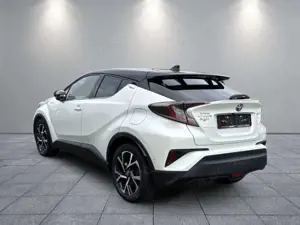 Toyota C-HR Hybrid Style Selection Leder Soundsystem JBL LED M Bild 2