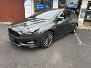Ford Focus ST-Line Navi RFK PDC Bild 2