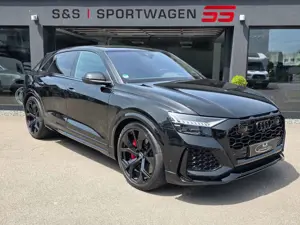 Audi RS Q8 *Keramik/V-MAX 305/Garantie/AHK/Standhzg*