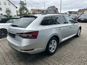 Skoda Superb Combi 2.0TDI STYLE*LED*NAVI*ACC*PDC Bild 5