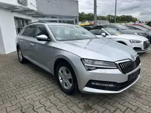 Skoda Superb Combi 2.0TDI STYLE*LED*NAVI*ACC*PDC Bild 4