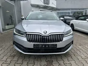 Skoda Superb Combi 2.0TDI STYLE*LED*NAVI*ACC*PDC Bild 3