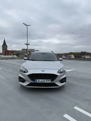 Ford Focus Turnier 1.0 EcoBoost Start-Stopp-System ST-LINE