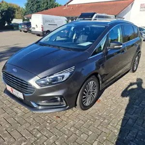 Ford S-Max Titanium AHK 7 Sitzer DAB Kamera LED