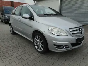 Mercedes-Benz B 180 NGT  Leder  werkstattgepfl.  1. Hand