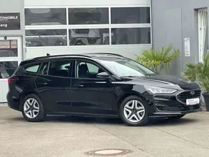 Ford Focus Turnier 1.0 CC Facelift Navi Kamera TOP! Bild 2