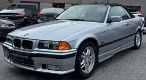 BMW 318 i Cabrio M-Paket ab Werk+LEDER+1.HD+SAMMLER+