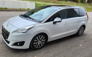 Peugeot 5008 5008 HDI 160 Automatik Allure 7 Sitzer, Pano, SHZ