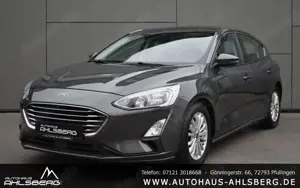 Ford Focus Titanium/ /PANO/AHK/LED/ACC/KAMARA