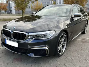BMW M550 M550d xDrive Stdhzg,HUD,HKSound,AHK,Keyless,Pano