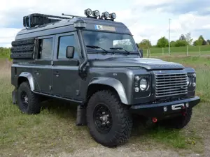 Land Rover Defender 110 SE