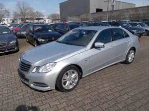 Mercedes-Benz E 220 CDi Avantgarde, AHK, Comand, SHZ