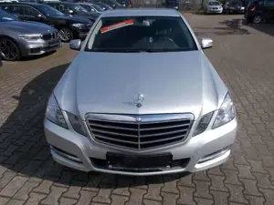 Mercedes-Benz E 220 CDi Avantgarde, AHK, Comand, SHZ Bild 2