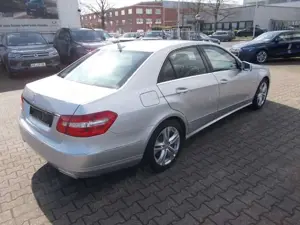 Mercedes-Benz E 220 CDi Avantgarde, AHK, Comand, SHZ Bild 5