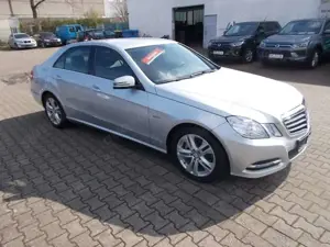 Mercedes-Benz E 220 CDi Avantgarde, AHK, Comand, SHZ Bild 3