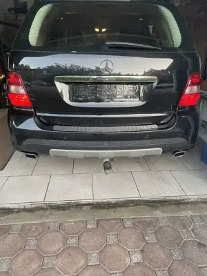 Mercedes-Benz ML 280 CDI 4Matic 7G-TRONIC DPF Edition 10 Bild 3