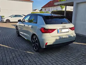 Audi A1 35 TFSI Sportback S tronic s-line Sonos LED Bild 2