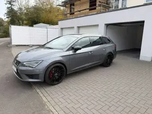 SEAT Leon Cupra 280 8-Fach bereift !! € 15.499,- VB.