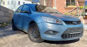 Ford Focus Focus Fließheck  5-Türer 1.6 16V Ambiente