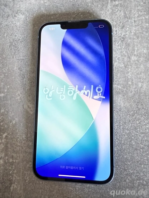 Iphone 14 - hellblau mit hüllen Top zustand 