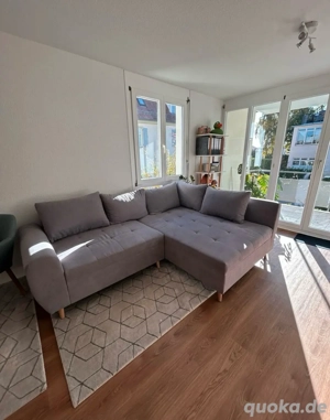 Graues Sofa von home24.de