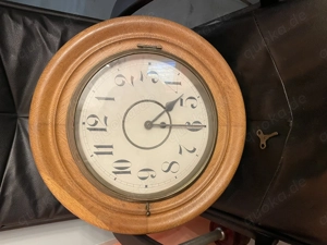 Wanduhr Junghans groß , antik , mechanisch , läüft 