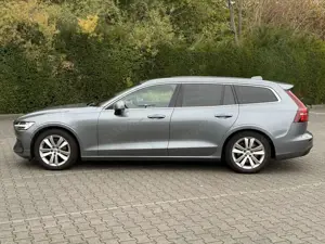 Volvo V60 Momentum Business Top Zustand Bild 4