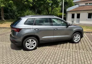 Skoda Karoq 150PS TSI DSG JW v.WA AHK Panorma Navi Sitheiz LED
