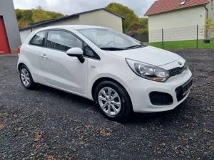 Kia Rio Attract TÜV bis 01/2027 neuer Motor