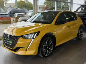 Peugeot 208 GT Pack Sitzhzg*Kamera*Navi*LED*PDC*CarPlay