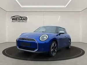 MINI Cooper E Favoured Trim+PAKET-L+PANO+PDC+LED