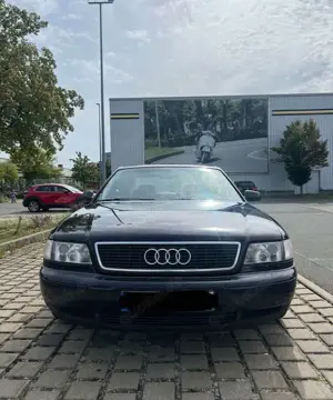 Audi A8 3.7 quattro Bild 3