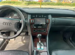 Audi A8 3.7 quattro Bild 4