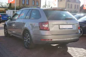 Skoda Octavia Combi 1.0 Soleil LED PDC Android Apple Bild 3