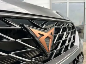 CUPRA Ateca VZ 2.0 TSI DSG 4Drive PANO AHK 360° 3J GAR Bild 4