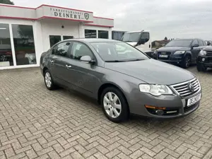 Volkswagen Passat 1.6 "TRENDLINE" !!SEHR GEPFLEGT!!