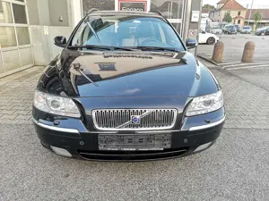 Volvo V70 2.4 D5 AWD Summum Automatik Vollleder AHK ALU-Felg Bild 3