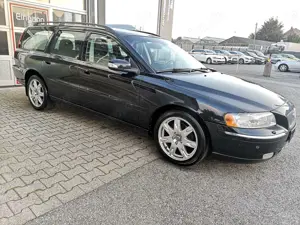 Volvo V70 2.4 D5 AWD Summum Automatik Vollleder AHK ALU-Felg Bild 4