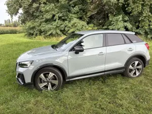 Audi Q2 40 TFSI quattro S line AHK Leder Kamera ACC