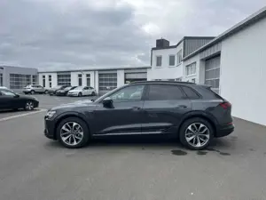 Audi e-tron quattro advanced Black Style AHK Virtual Cockpit D Bild 3
