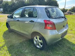 Toyota Yaris 1.3 VVT-i Cool *Top Zustand, Frischer TÜV*