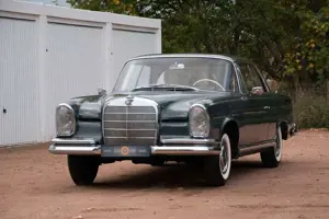 Mercedes-Benz 220 W111 220 SEB Coupe Automatik Schiebedach
