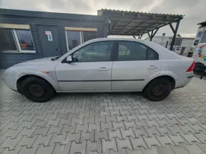 Ford Mondeo Mondeo 1.8 Trend Bild 3