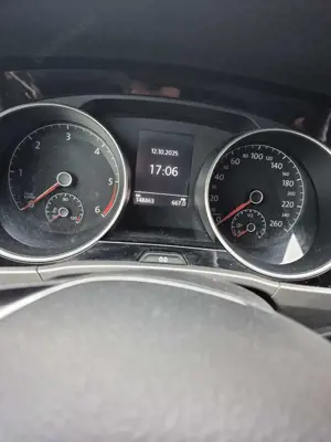 Volkswagen Touran 1.6 TDI SCR (BlueMotion Technology) Comfortline Bild 5