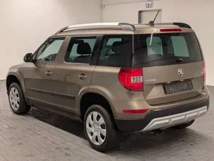Skoda Yeti Elegance Outdoor 4x4 Bi-Xenon/Navi/SHZ/PDC Bild 3