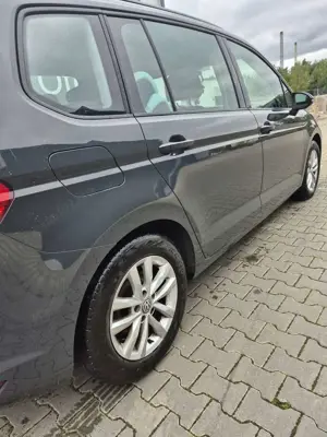 Volkswagen Touran 1.6 TDI SCR (BlueMotion Technology) Comfortline Bild 3